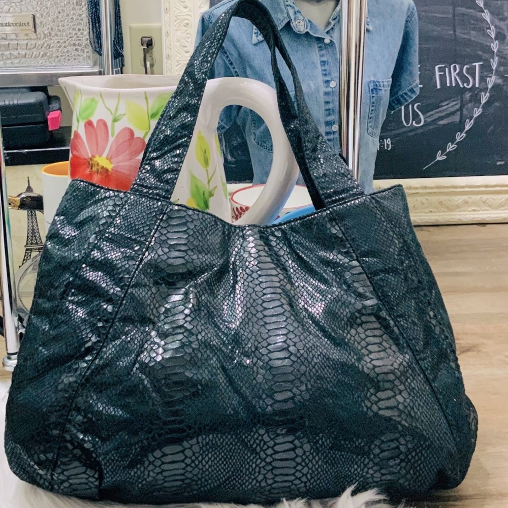 Stone Mountain Accessories Croc Embossed Tote Bag